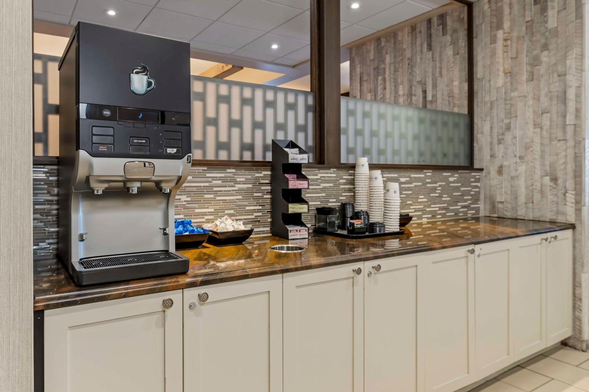 Best Western Plus InnTowner Madison Extérieur photo