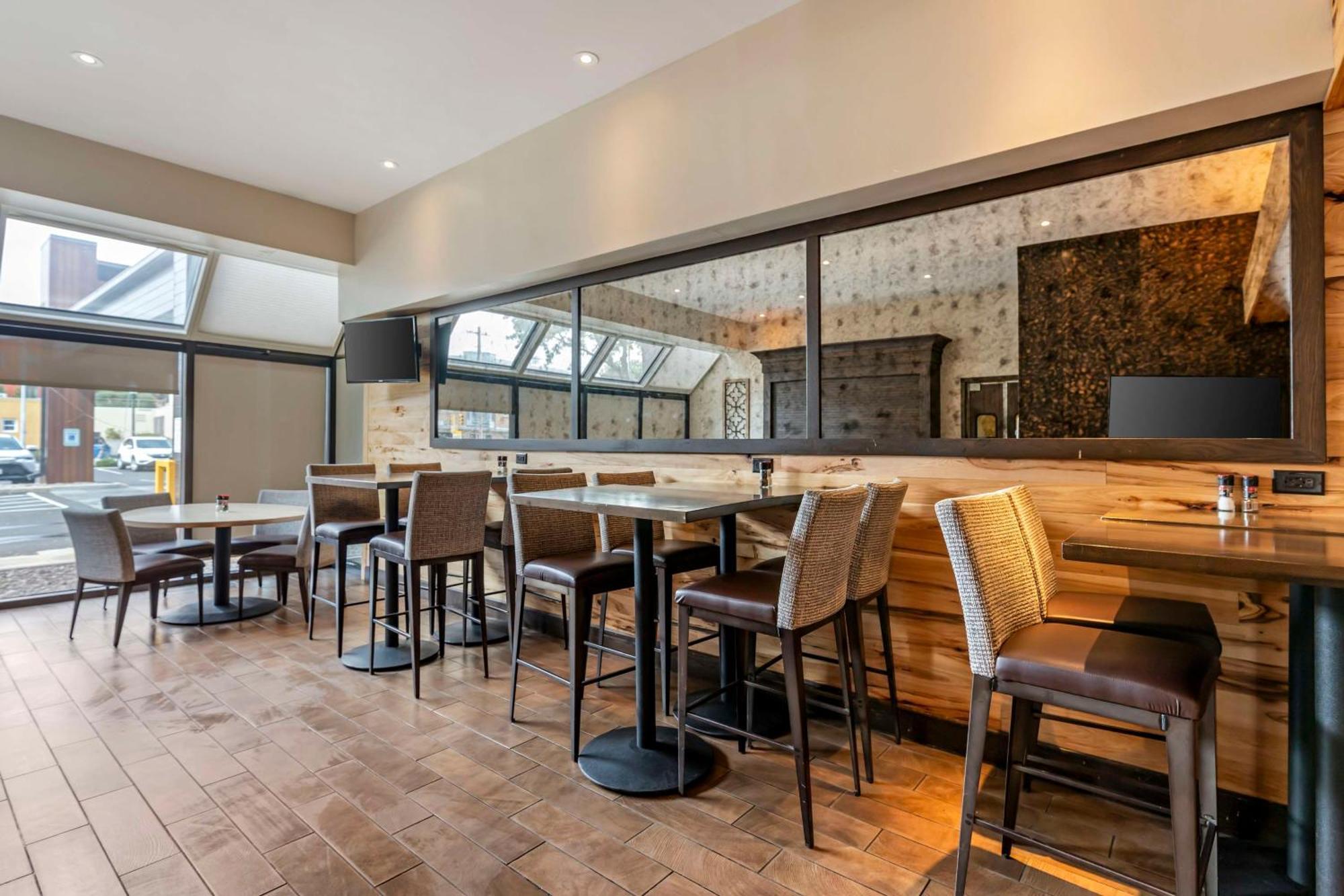 Best Western Plus InnTowner Madison Extérieur photo